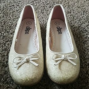 Girls ballet flats